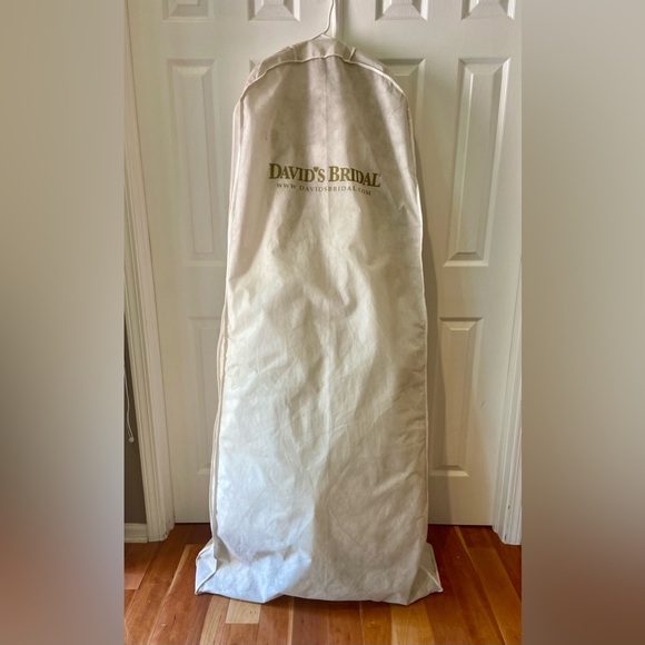 David’s Bridal Shantung Taffeta Sweetheart Strapless Wedding Ball Gown Dress - Picture 8 of 15